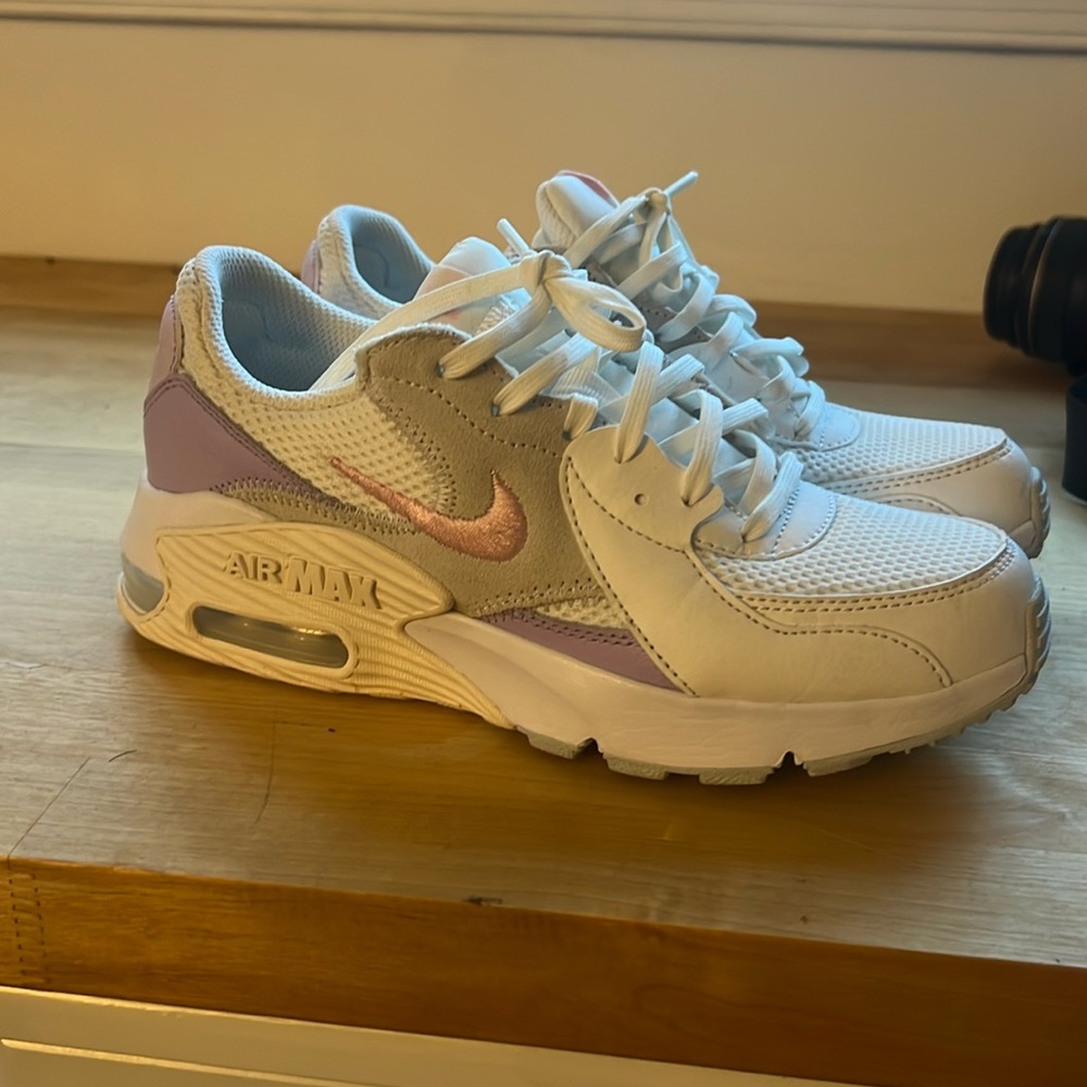 NIKE like new air max womens 6.5